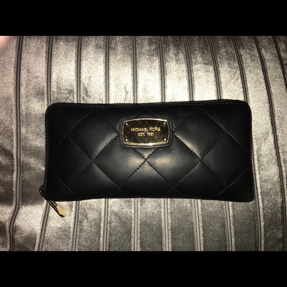 Michael Kors Hamilton Quilt Zip Around Wallet